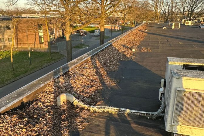 Wat je niet ziet, kan wél lekken: waarom jaarlijks dakonderhoud écht nodig is